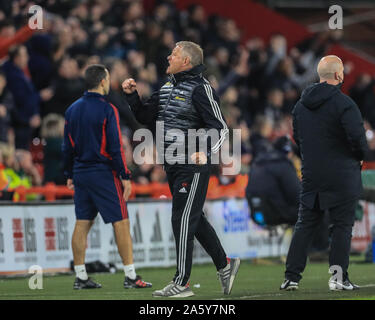 21. Oktober 2019, Bramall Lane, Sheffield, England; Premier League, Sheffield United v Arsenal: Chris Wilder Manager von Sheffield United stanzen die Luft als Sheffield United Arsenal 1-0 Credit: Mark Cosgrove/News Bilder gewinnen Stockfoto