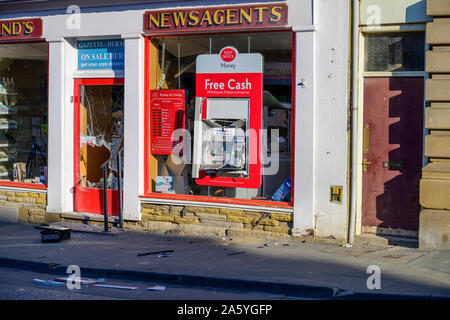 Pickering, UK. 23 Okt, 2019. Räuber in Brechen Morlands Zeitungsläden und versuchen, die Maschine zu stehlen. Credit: Richard Burdon/Alamy leben Nachrichten Stockfoto