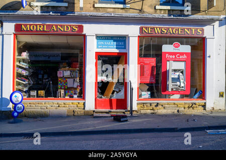 Pickering, UK. 23 Okt, 2019. Räuber in Brechen Morlands Zeitungsläden und versuchen, die Maschine zu stehlen. Credit: Richard Burdon/Alamy leben Nachrichten Stockfoto