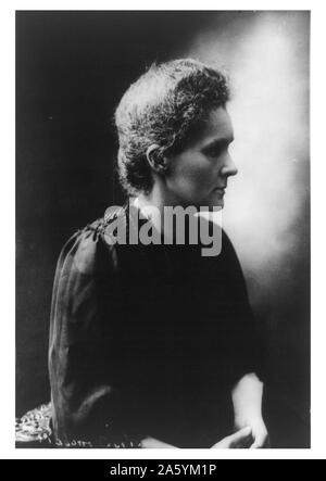 Marie Sklodowska-Curie (7. November 1867 â € ì vom 4. Juli 1934) der polnischen und der eingebürgerten - der französische Physiker und Chemiker, der bahnbrechende Forschung auf Radioaktivität durchgeführt. Sie war die erste Frau, die einen Nobelpreis gewinnen, die einzige Frau, die in zwei Bereichen zu gewinnen, und die einzige Person, die in mehreren Wissenschaften zu gewinnen. Sie war auch die erste Frau als Professor an der Universität von Paris zu werden, und 1995 wurde die erste Frau auf ihre eigenen Verdienste im Pantheon in Paris beigesetzt werden. Stockfoto