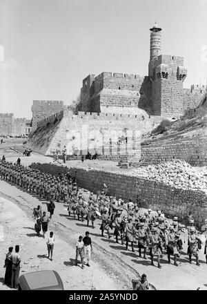 Palästina Unruhen 1936. Die Schotten Guard Parade von der Band in Jerusalem voraus Stockfoto