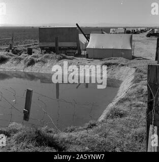 Graben bank Camp für landwirtschaftliche Wanderarbeit. Kalifornien von Dorothea Lange 1895-1965, datiert 1937 Stockfoto