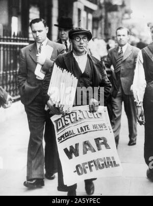 Zeitungsverkäufer in London mit Banner deklarieren den Ausbruch des Weltkrieges zwei 1939 Stockfoto