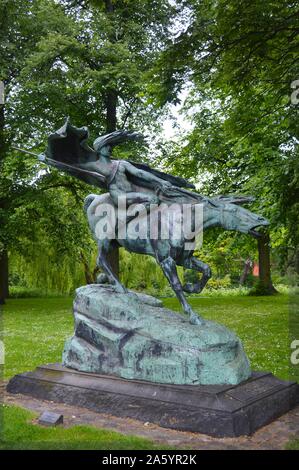 "Walküre" Statue 1908 in Kopenhagen, Dänemark; von Stephan Abel Sinding (1846 – 1922). Norwegisch-dänischer Bildhauer. Im Jahr 1883 zog er nach Kopenhagen Stockfoto