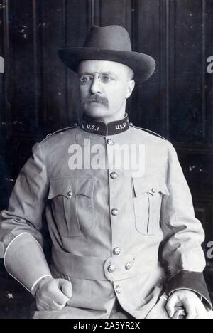 Foto von Theodore Roosevelt (1858-1919) als Rough Rider. Datiert 1898 Stockfoto