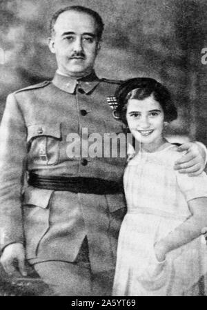 María del Carmen Franco y Polo, (geb. 14. Februar 1926) nur Kind des spanischen Diktators General Francisco Franco und seine Frau Carmen Polo, mit ihrem Vater, während des spanischen Bürgerkrieges gesehen. Stockfoto