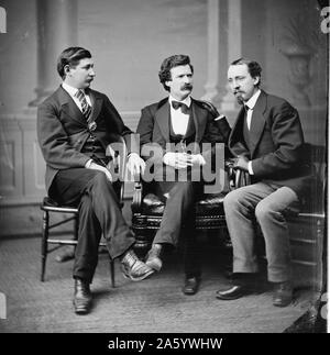 Mark Twain (Samuel L. Clemens) [Center] George Alfred Townsend [seine] rechts, David Gray [seine] links Stockfoto