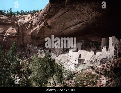 Farbfoto der Cliff Palace. Die größte Klippe Wohnung in Nordamerika. Die Struktur von den Vorfahren Bauten gebaut befindet sich in Mesa Verde Nationalpark in ihrer ehemaligen Heimat Region, Mesa Verde. Datierte 1906 Stockfoto