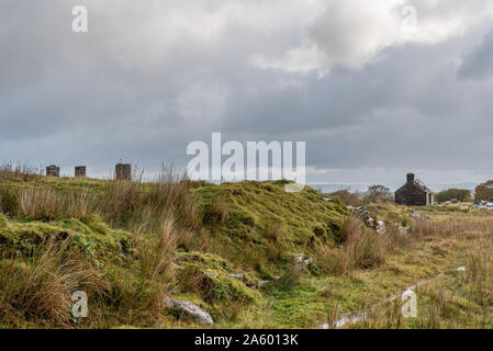 Die verlassenen Rhos Schiefer Steinbruch bei Capel Curig, nachstehend Moel Siabod im Snowdonia National Park, Wales Stockfoto