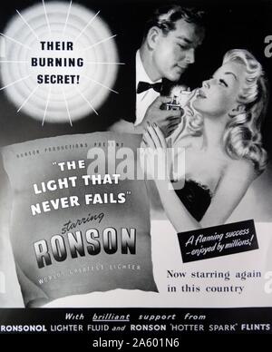 Werbung für Ronson Feuerzeugbenzin suggestive Romantik und Verführung. 1948 Stockfoto
