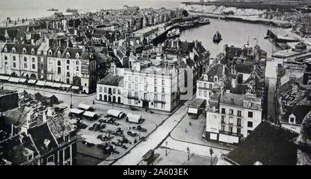 Fotodruck von Dieppe, eine Küstengemeinde im Arrondissement von Dieppe in Seine-Maritime, Normandie, Frankreich. Vom 19. Jahrhundert Stockfoto