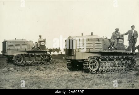 Amerikanische Cletrac landwirtschaftliche Traktoren mit Caterpillar Tracks, c 1920 Stockfoto