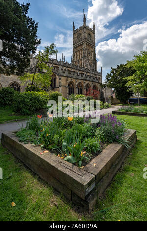 Blick auf die Pfarrkirche in Cirencester in den Cotswolds in England. Abgeordnete Kapital im römischen Britannien genannt Corinium Stockfoto