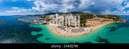 Spanien, Balearen, Mallorca, Luftaufnahme von Portals Nous, Strand Platja de S'Oratori Stockfoto