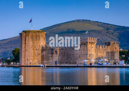 Festung Kamerlengo, Trogir Hafen, Trogir, Dalmatinische Küste, Kroatien, Europa Stockfoto