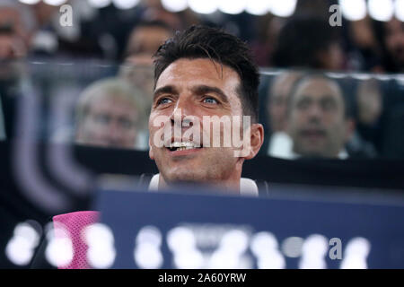 Torino, Italien. 22. Oktober 2019. Uefa Champions League Gruppe D. Fc Juventus vs FC Lokomotiv Moskva. Gianluigi Buffon von Juventus Turin. Stockfoto