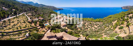 Spanien, Balearen, Mallorca, Region Valldemossa und Soller, Bergdorf Deia, Serra de Tramuntana. Stockfoto