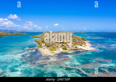 Luftaufnahme von drohne von Coral Reef in das türkisfarbene Wasser der Karibik, Antillen, Westindien, Karibik, Zentral- und Lateinamerika Stockfoto