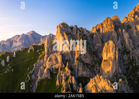 Torre Cinquantenario und Torre Cecilia umliegenden Rifugio Rosalba, Grignetta, Lake Como, Lecco, Lombardei, Italien, Europa Stockfoto