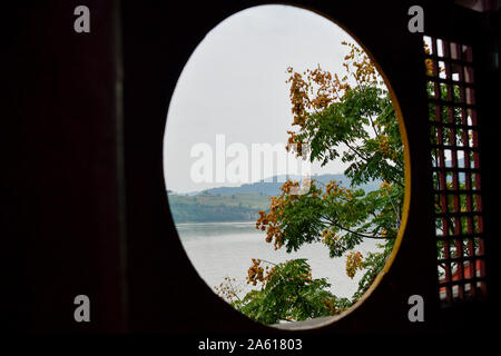 Chongqing. 22 Okt, 2019. Foto am Okt. 22, 2019 zeigt die Landschaft in Shibaozhai Zhongxian County, im Südwesten von China Chongqing. Credit: Liu Chan/Xinhua/Alamy leben Nachrichten Stockfoto