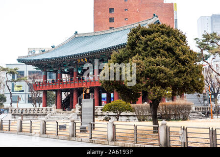 Posin - gak (bosin - gak) in einer verschneiten Tag im Winter, eine große Glocke Pavillon auf Seoul in Seoul, Südkorea, ursprünglich im Jahr 1396 gebaut, aber zerstört ma Stockfoto