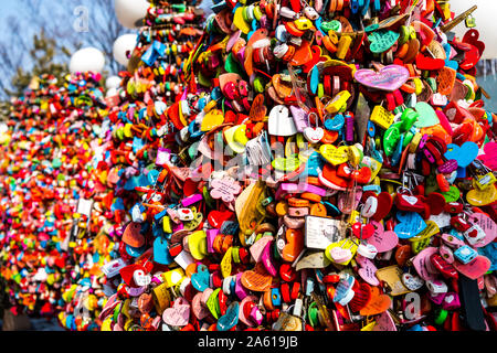 Bunte Liebe Vorhängeschlösser im Mt. Namsan South Central Seoul, Südkorea. Stockfoto