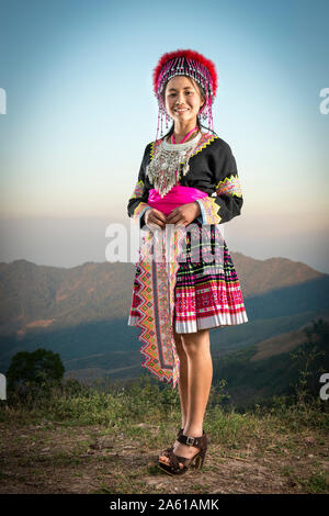 Traditionelle Hmong-Kleidung im Dorf Khun Sathan, Nan, Thailand. Stockfoto