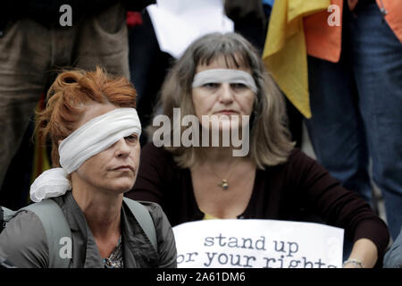 Barcelona, Katalonien, Spanien??; 10/23/2019. - Demonstration für die Freiheit der politischen Gefangenen von Katalonien von Picknick von der Republik einberufen, endet vor dem Polizeipräsidium mit einem Sit-in und eine Hommage an die Menschen, die ein Auge, weil der Gummi Kugeln, die Polizei erschiesst in den Auseinandersetzungen. foto: Juan Carlos Rojas/Picture Alliance | Verwendung weltweit verloren haben. Stockfoto