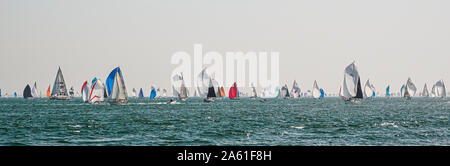 Cowes Juni 29, 2019, die Insel Rennen auf der Isle of Wight Stockfoto