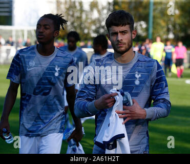 ENFIELD, England. 22. Oktober: Maurizio Pochettino von Tottenham Hotspur Tottenham Hotspur, der Sohn des ersten Team Manager Mauricio Pochettino während UAFA Yo Stockfoto