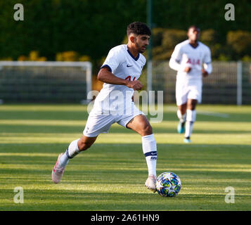 ENFIELD, England. 22. Oktober: Dilan Markanday von Tottenham Hotspur während UAFA Youth League zwischen den Tottenham Hotspur und Crvena Zvezda (Roter Stern. Stockfoto