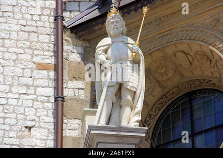 Statuen der legendären polnischen Könige die Kathedrale Verzierung am Schloss Wawel in Krakau, Polen Stockfoto