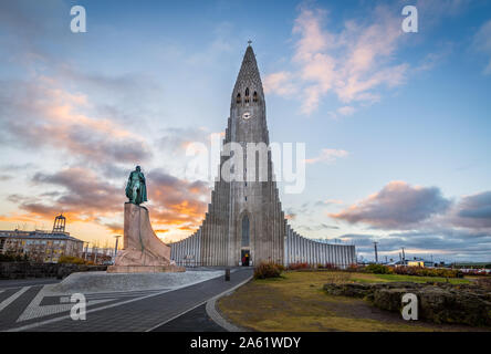 Berg Kirche in Island Stockfoto