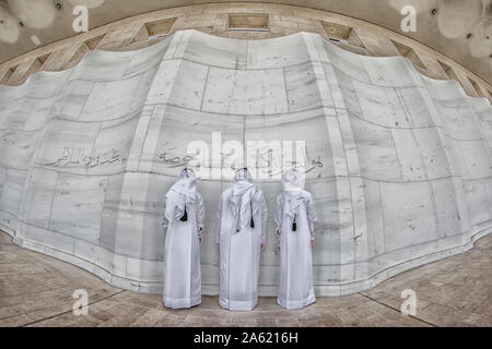 Araber in traditioneller Kleidung von Rückansicht Stockfoto