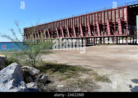 El Cable Inglés oder die englische Pier, einen 1000 Meter langen Eisen bahn Pier, Almeria, Spanien Stockfoto