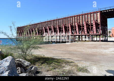 El Cable Inglés oder die englische Pier, einen 1000 Meter langen Eisen bahn Pier, Almeria, Spanien Stockfoto