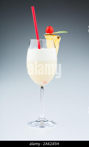 Cocktails: Pina Colada Stockfoto