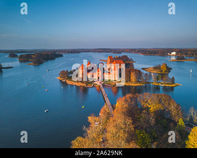 Schöne drone Landschaft Bild von Trakai Burg Stockfoto