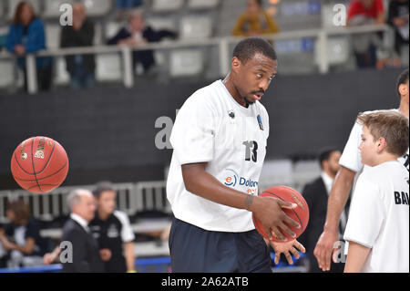 Trento, Italien. 23 Okt, 2019. Knox Justin (Dolomiti energia Trient) während Dolomiti Energia Trient vs Asseco Arka Gdynia, Basketball EuroCup Meisterschaft in Trento, Italien, 23. Oktober 2019 - LPS/Giancarlo Dalla Riva Credit: Giancarlo Dalla Riva/LPS/ZUMA Draht/Alamy leben Nachrichten Stockfoto