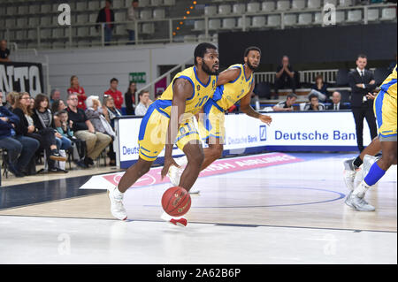 Trento, Italien. 23 Okt, 2019. emelogu benduring Dolomiti Energia Trient vs Asseco Arka Gdynia, Basketball EuroCup Meisterschaft in Trento, Italien, 23. Oktober 2019 - LPS/Giancarlo Dalla Riva Credit: Giancarlo Dalla Riva/LPS/ZUMA Draht/Alamy leben Nachrichten Stockfoto