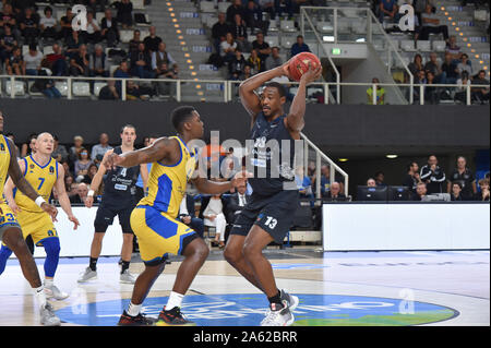 Oktober 23, 2019, Trento, Italien: Knox Justin (Dolomiti energia Trient) während Dolomiti Energia Trient vs Asseco Arka Gdynia, Basketball EuroCup Meisterschaft in Trento, Italien, 23. Oktober 2019 - LPS/Giancarlo Dalla Riva (Credit Bild: © Giancarlo Dalla Riva/LPS über ZUMA Draht) Stockfoto