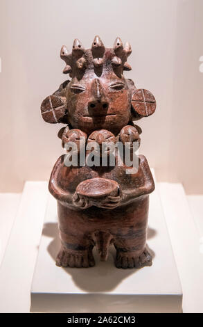 Keramik Figur aus dem Vicus Kultur, prägende Epoche 1250 v. Chr. bis 1 AD, Larco Herrera Museum, Lima, Peru, Südamerika Stockfoto