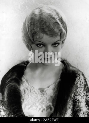 Myrna Loy, circa 1934 MGM Datei Referenz #33848-921 THA Stockfoto