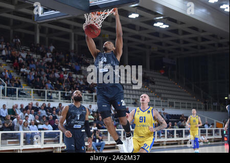 Trento, Italien, 23.10.2019, King George (Dolomiti energia Trient) während Dolomiti Energia Trient vs Asseco Arka Gdynia - Basketball EuroCup Meisterschaft - Credit: LPS/Giancarlo Dalla Riva/Alamy leben Nachrichten Stockfoto