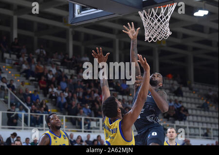 Trento, Italien. 23 Okt, 2019. blackmon lames (Dolomiti energia Trient) während Dolomiti Energia Trient vs Asseco Arka Gdynia, Basketball EuroCup Meisterschaft in Trento, Italien, 23. Oktober 2019 - LPS/Giancarlo Dalla Riva Credit: Giancarlo Dalla Riva/LPS/ZUMA Draht/Alamy leben Nachrichten Stockfoto