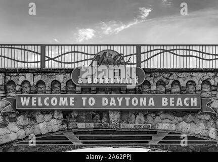 Daytona Beach, Florida. Juli 09, 2019 Blick von Oben auf die Willkommen in Daytona Beach. Stockfoto