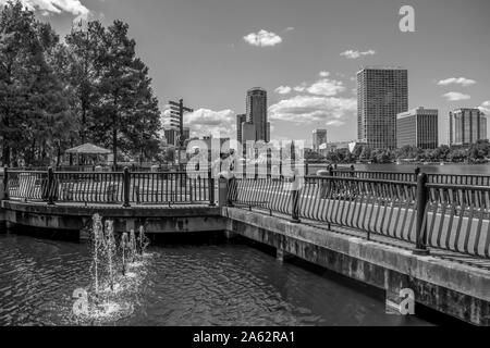 Orlando, Florida. Oktober 12, 2019. Pier am Lake Eola Park in der Innenstadt Stockfoto