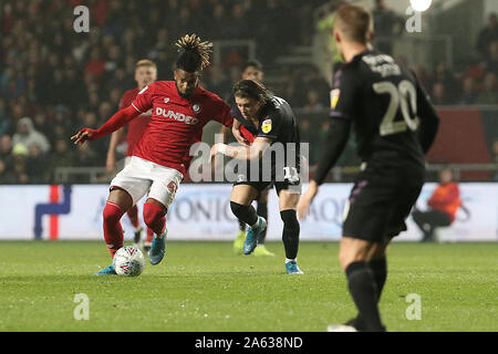 Bristol, UK. 23 Okt, 2019. Kasey Palmer von Bristol City und Conor Gallagher von Charlton Athletic während der efl Sky Bet Championship Match zwischen Bristol City und Charlton Athletic an Ashton Gate, Bristol, England am 23. Oktober 2019. Foto von Dave Peters. Nur die redaktionelle Nutzung, eine Lizenz für die gewerbliche Nutzung erforderlich. Keine Verwendung in Wetten, Spiele oder einer einzelnen Verein/Liga/player Publikationen. Credit: UK Sport Pics Ltd/Alamy leben Nachrichten Stockfoto