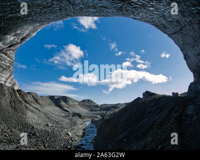 Die riesigen Eingang vom Gletscher zu einem blauen Gletschergrotte Stockfoto