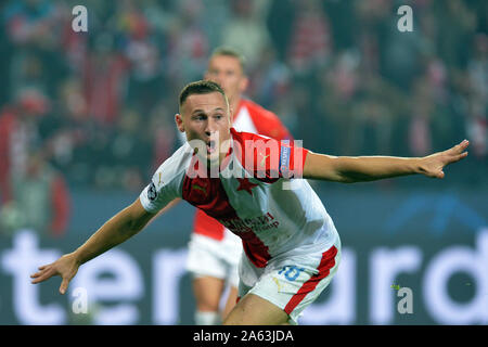 Prag, Tschechische Republik. 23 Okt, 2019. JAN BORIL von Slavia Praha feiert nach dem Scoring Ziel während der UEFA Champions League, Gruppe F Fußball Match zwischen Slavia Prag v FC Barcelona im Sinobo Stadion in Prag, am 23. Oktober 2019. Credit: Slavek Ruta/ZUMA Draht/Alamy leben Nachrichten Stockfoto